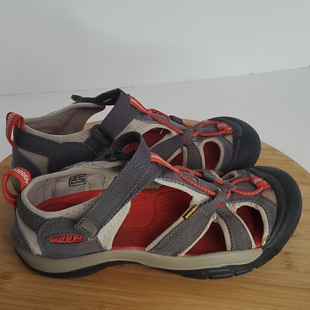 KEEN Venice H2 Gray Waterproof Sport Sandals 1019354 Big Kids Shoe Size 4